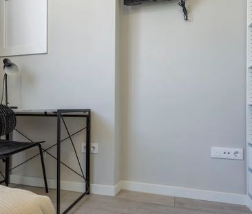 Carrer de Caravaca, Valencia, Valencian Community 46021 - Photo 4