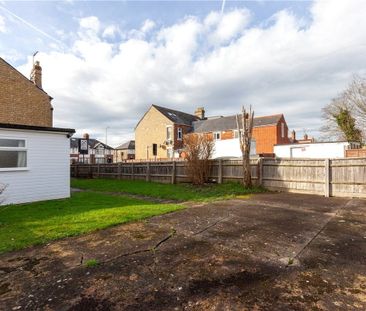 *SINGLE OCCUPIER ONLY* A one bedroom ground floor apartment in a co... - Photo 5