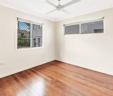 25 Purli Street, 4217, Chevron Island Qld - Photo 6