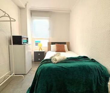 Avenida de Fuenlabrada, Leganés, Community of Madrid 28912 - Photo 6