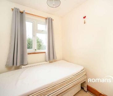 Melrose Gardens, Arborfield Cross, Reading, RG2 - Photo 2