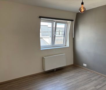 WETTEREN - Hernieuwde rijwoning - Photo 3