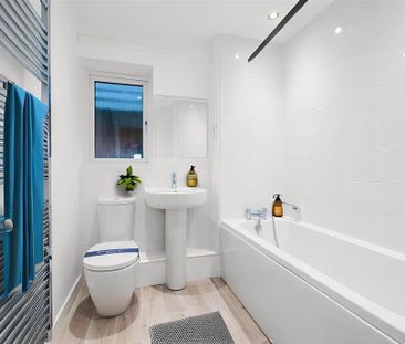 3 bedroom semi-detached house to rent - Photo 5