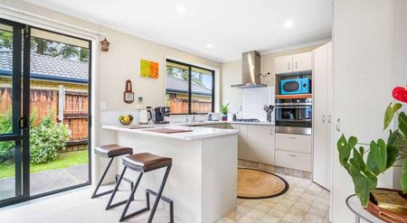 Hamilton East Beauty - Photo 4