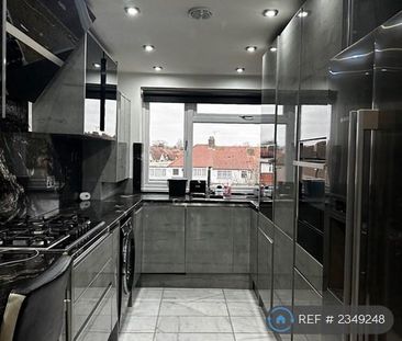 1 bedroom in a flat share to rent - Photo 6