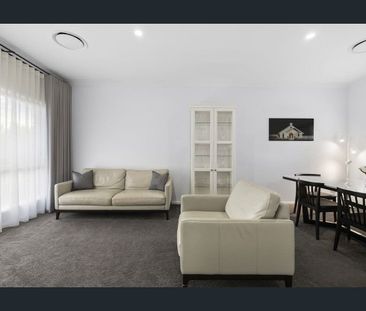 Spacious Family Home in Quiet Wakerley Pocket - Photo 4