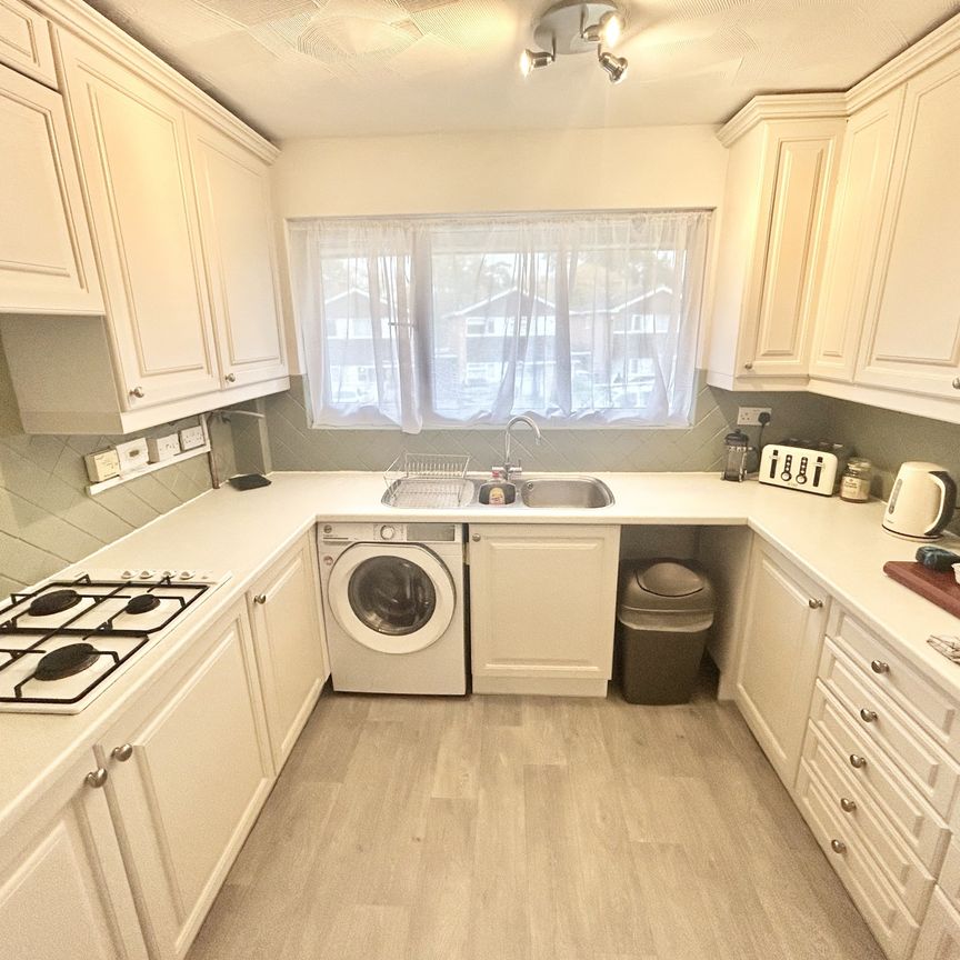 Pine Drive, Southampton - Photo 1