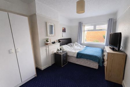 21 Well Street - Photo 4