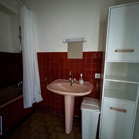 Location Appartement 1 pièce 42m² ST ETIENNE 42000 - Photo 1