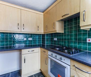 2 bedroom semi-detached house to rent - Photo 4
