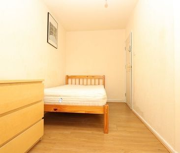Room in a Shared Flat, Jenkinson House, E2 - Photo 4