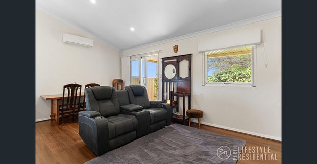 WOW What A Fabulous Downsizer With Workshop! - Photo 1