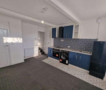 Southfield Lane, Bradford, BD7 - Photo 2