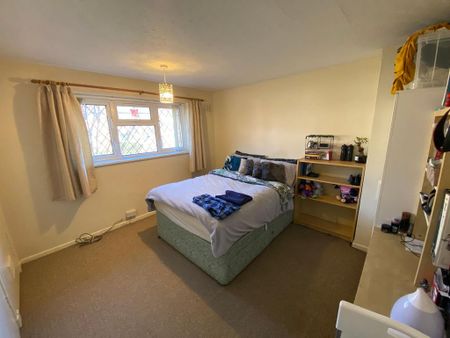 4 bedroom terraced house to rent - Photo 4