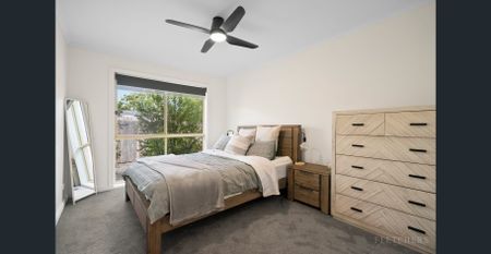 Beautifully Updated - Walk to Transport & Shopping - Photo 3