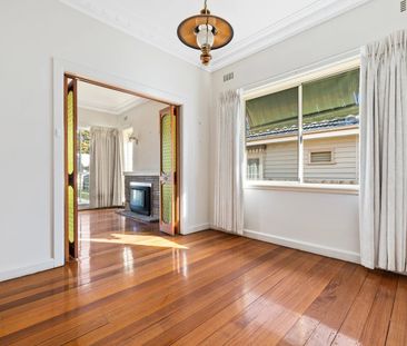 13 Luxmoore Street, Cheltenham VIC 3192 - House For Rent | Domain - Photo 2