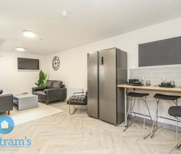 1 bed Shared Flat for Rent - Photo 2