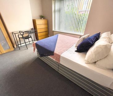 4 bedroom terraced house to rent - Photo 5