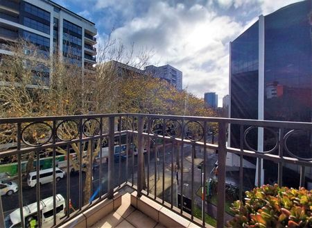 Parkside Furnished Apt with Car Park/Free Power/ Water/ Wifi - Photo 5