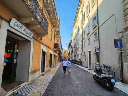 Four-rooms Apartment Verona (Centro Storico) - Photo 3