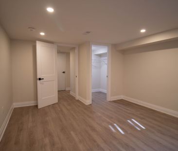 **BEAUTIFULLY RENOVATED LOWER UNIT FOR RENT IN WELLAND!** - Photo 4