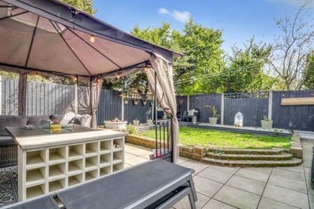 3 bedroom detached house to rent - Photo 4