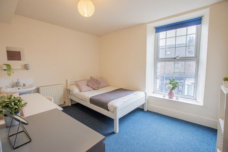 5 Bed Terraced House, Whitham Road, S10 - Photo 2