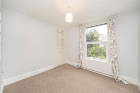 4 bedroom terraced house to rent - Photo 4
