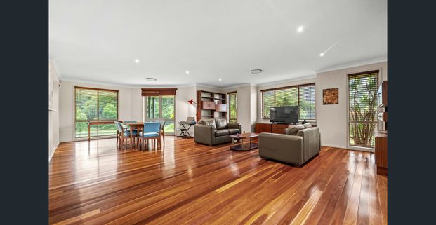 Spacious family home - Photo 1