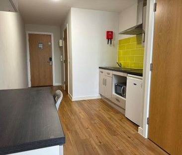 Studio to rent - Photo 6