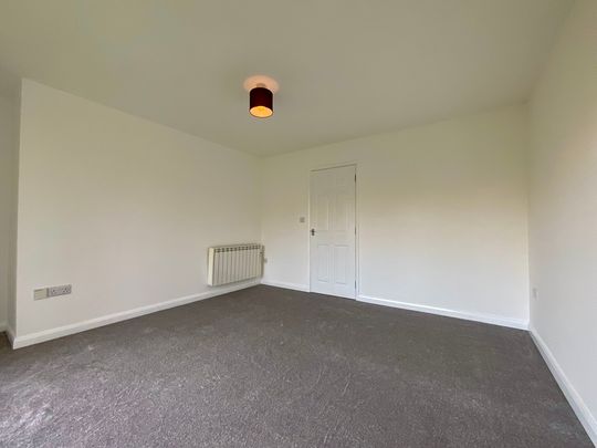2 bedroom Apartment to let - Photo 1