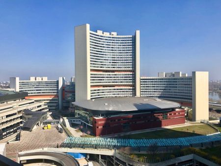 DONAU CITY LIVING: Furnished 2 room apartment with loggia (64 m2 total space) ***** free from 01.04.2026 ***** - Foto 4