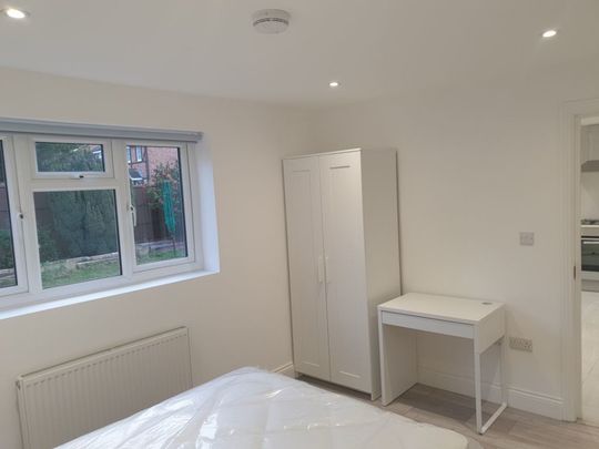 5 bedroom Property to rent - Photo 1