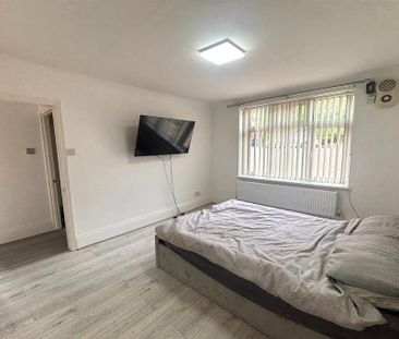 2 bedroom maisonette to rent - Photo 6