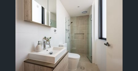 Modern 2 Bedroom Apartment - Available 2/12/2025 - Photo 5