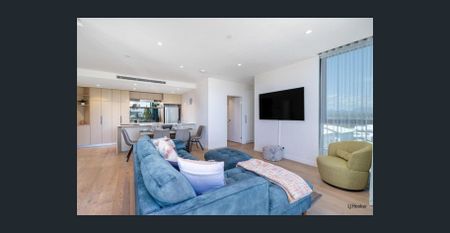 "The Hemingway" - Luxury Ocean View Apartment - Photo 3