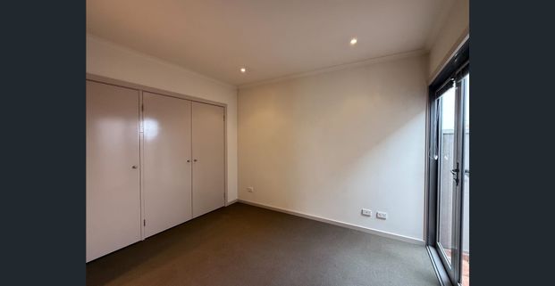 Spacious, Light-Filled Living in Prime Ascot Vale Location - Photo 1