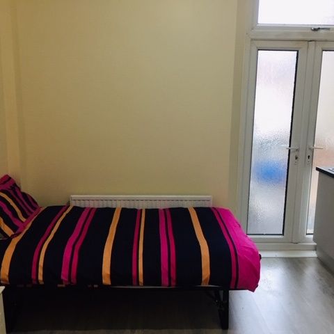 Studio Flat, Green Lanes, N8 - Photo 1