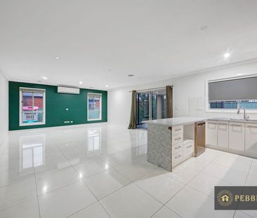 FOR LEASE | Beautiful Family Home in Prime Location 📍 6 Garvan Stre... - Photo 4