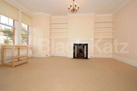 Light 2-bedroom home on Muswell Avenue N10 near amenities in Muswell Hill - Photo 2