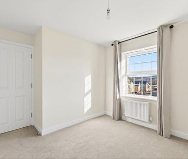 4 bedroom detached house to rent - Photo 4