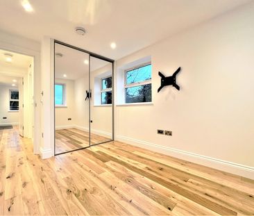 Beautifully refurbished 1-bed flat, Ealing W5 2JD - Photo 6