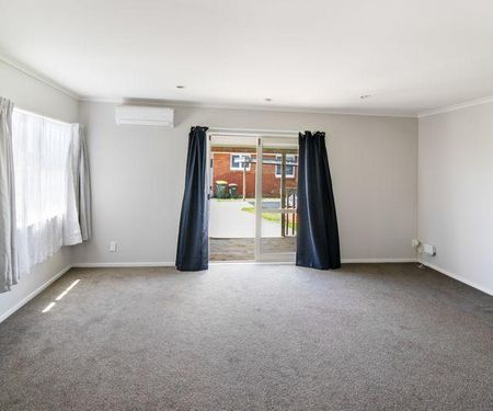 Standalone two bedroom home! - Photo 3