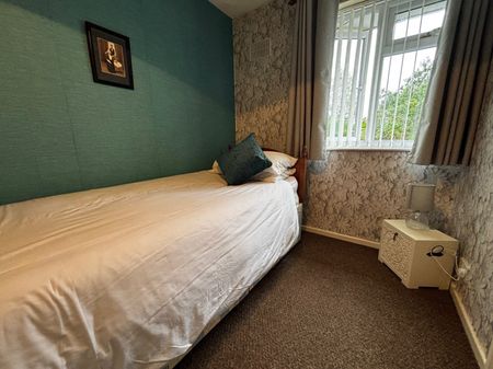 3 bedroom terraced house to rent - Photo 2