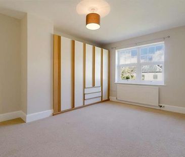 Prestbury Manor, GL52 - Photo 4