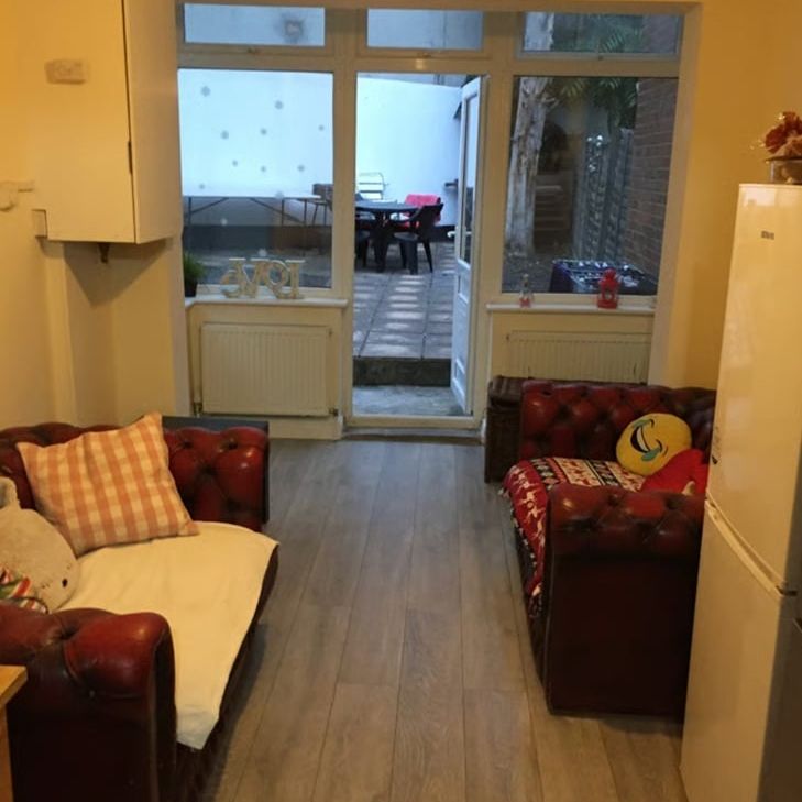 5 Bed Terraced House, Glenwood Road, N15 - Photo 1