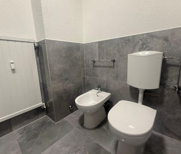 UP TO 3 MONTHS FREE – 1.5 RENOVATED LOCAL IN COLDERIO - Photo 5