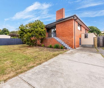 Lovely Family Home with Spacious Yard - Photo 2