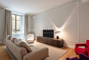 Elegant designer apartment in a historic palazzo with lift