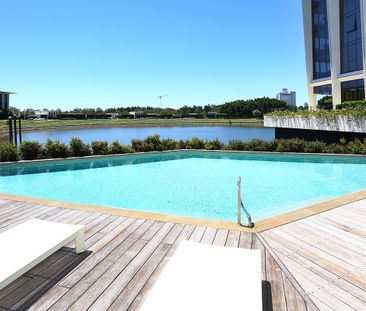 Luxury Waterfront Living at Royal Pines Marina - Photo 5